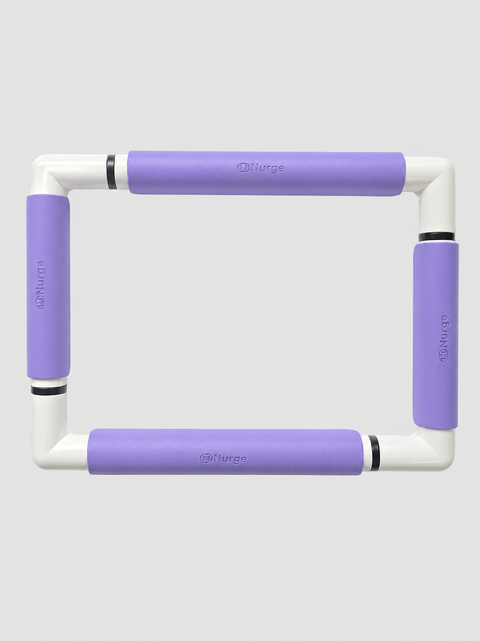 Violetinis plastikinis siuvinėjimo rėmelis su spaustukais, 21x29 cm, vidutinio formato rankdarbiams
