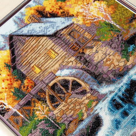 Charivna Mit siuvinėjimo rinkinys „Gyvasis vanduo“ — Aida 14 (Zweigart), 38 Madeira spalvų, 26,5×32 cm