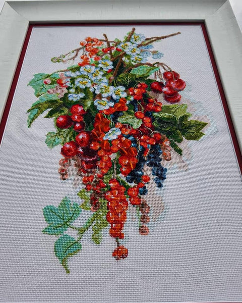Charivna Mit kryželių komplektas „Saldžios uogos“ — siuvinėjimas kryželiu, Aida 16, 26×37 cm