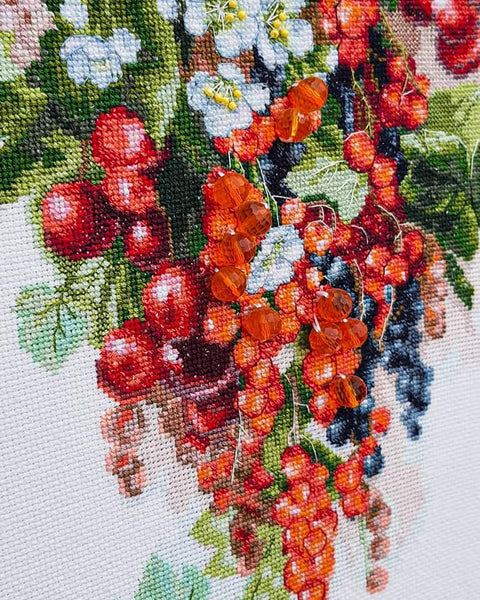 Charivna Mit kryželių komplektas „Saldžios uogos“ — siuvinėjimas kryželiu, Aida 16, 26×37 cm