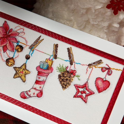 Charivna Mit kryželių siuvinėjimo rinkinys „Šventinė nuotaika“ — Aida 16 su karoliukais, 30×14 cm