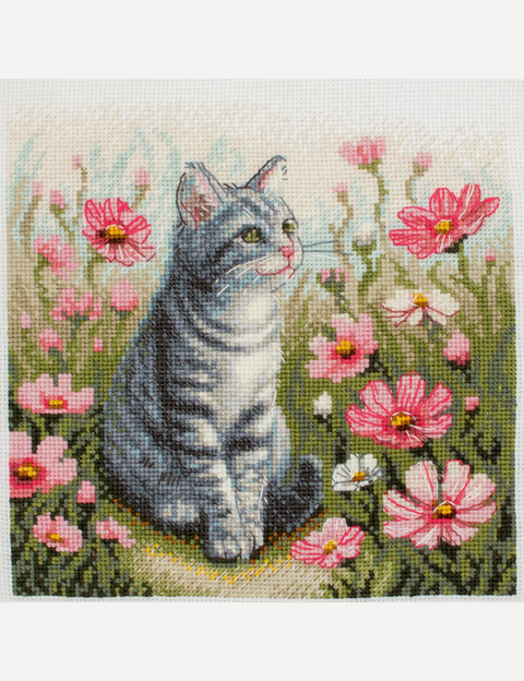 Siuvinėjimo kryželiu rinkinys „Katinas gėlyne“ 20 x 20 cm
