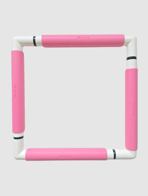 Rožinis plastikinis klipsinis siuvinėjimo rėmelis su spaustukais 29 x 29 cm rankdarbiams