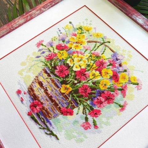 Siuvinėjimo kryželiu rinkinys „Žydinti vasara“ 25 x 25 cm