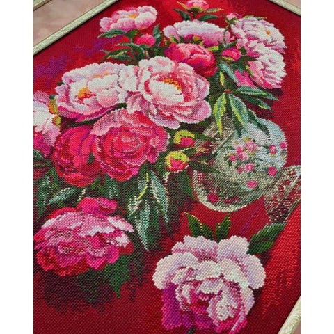 Siuvinėjimo kryželiu rinkinys „Prabangūs bijūnai“ 50 x 40 cm