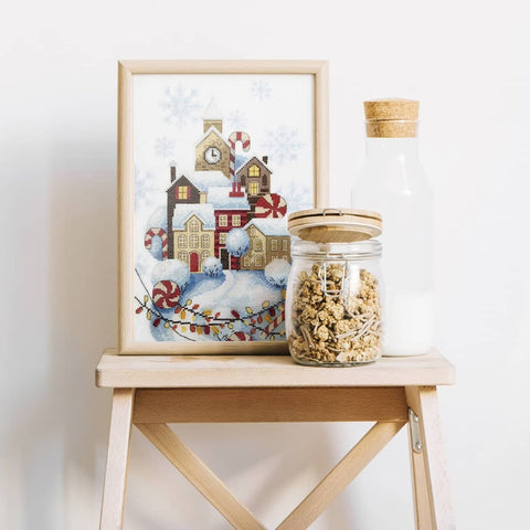 Charivna Mit siuvinėjimo rinkinys kryželiu „Imbierinis namelis“ su karoliukais, 20×30 cm