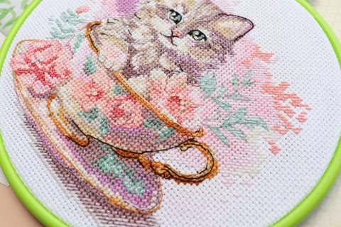 Abris Art kryželių rinkinys Arbatos vakarėlis 17×17 cm su PRECIOSA karoliukais, 14 ct