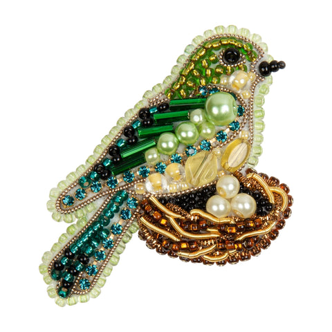Charivna Mit karoliukų siuvinėjimo rinkinys brošei „Paukštis lizde“ — Crystal Art & Preciosa