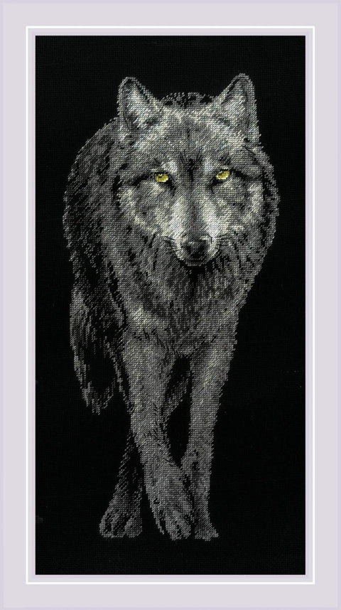 RIOLIS "Alpha" siuvinėjimo rinkinys Nr. 2187 — 25×50 cm, 14ct juoda Aida, 10 spalvų vilnos/akrilo siūlai