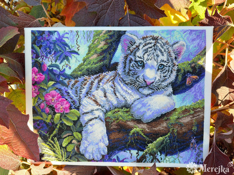 Baltasis tigras — siuvinėjimas kryželiu 37×29 cm - kaSiulai.lt