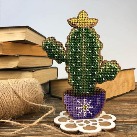 PRECIOSA karoliukų siuvinėjimo rinkinys ant medinio pagrindo su stoveliu, 10×14 cm (Wonderland Crafts)