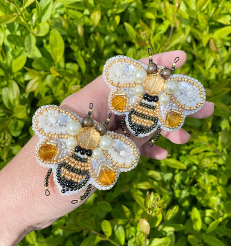 Charivna Mit karoliukų siuvinėjimo rinkinys brošei „Bitė“ (Crystal Art)