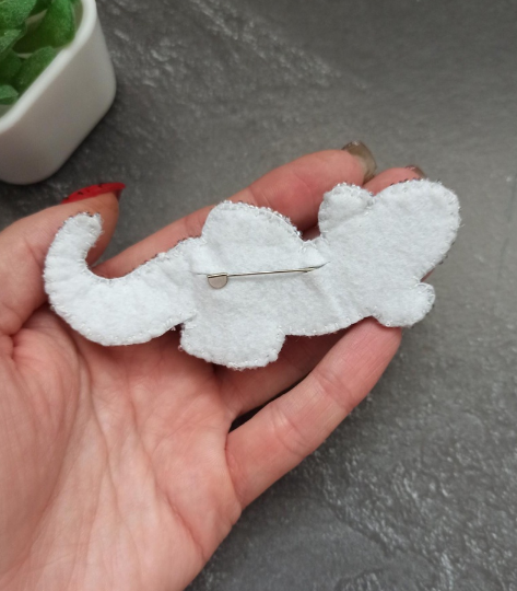 Charivna Mit karoliukų siuvinėjimo rinkinys brožei „Driežas“ (Crystal Art), 10×4,5 cm