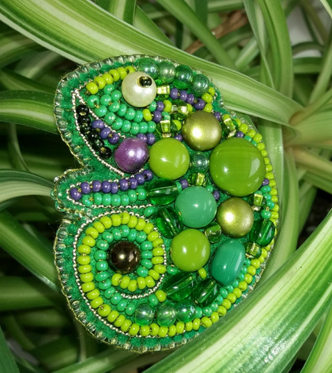 Charivna Mit karoliukų siuvinėjimo rinkinys — segė „Chameleonas“ (Crystal Art), 5×5,5 cm