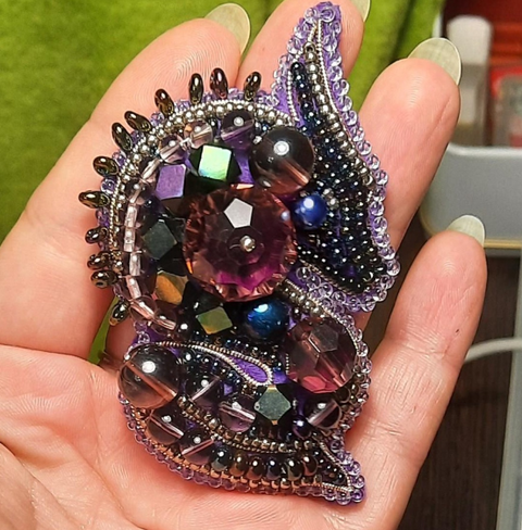 Karoliukų siuvinėjimo rinkinys brošei „Drakonas“ — Crystal Art (Charivna Mit)