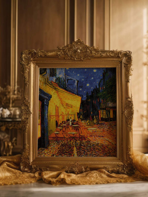 RIOLIS siuvinėjimo rinkinys „Kavinės terasa naktį“ pagal V. Van Gogo paveikslą, 40×50 cm (Nr. 2217)