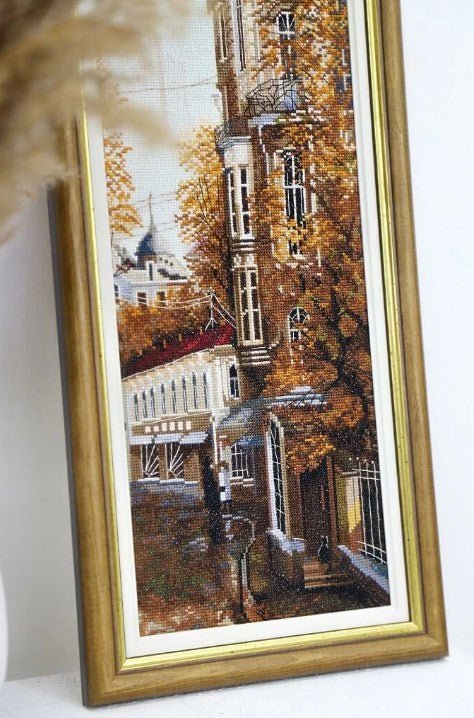 Detalus skaičiuojamo kryželio siuvinėjimo komplektas „Rytų gatvė“ dovanai - kaSiulai.lt
