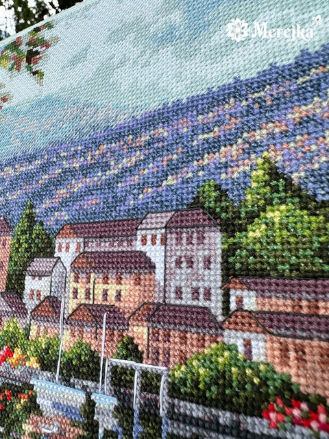 Elegantiškas Merejka komplektas siuvinėjimui kryželiu „Lago del Porto“, 31,5×41,5 cm - kaSiulai.lt
