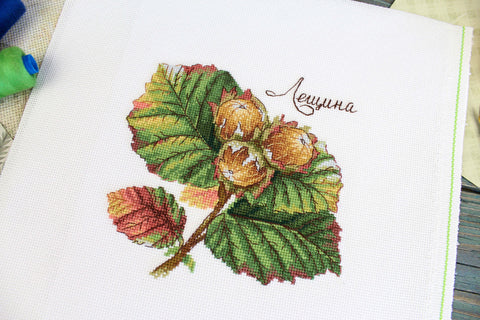 Gamtos dovana — Lazdynas: siuvinėjimo komplektas kryželiu 13×13 cm - kaSiulai.lt