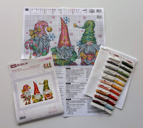 Siuvinėjimo rinkinys RIOLIS "Jolly Gnomes" Nr. 2234 — 30×21 cm, 20 spalvų