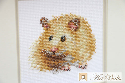 Komplektas siuvinėjimui kryželiu „Žiurkėnas“ — Aida 14 ct, 14 spalvų, 9×7 cm - kaSiulai.lt