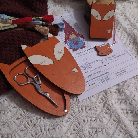 Siuvimo adatų rinkinys „Lapė“ KF056/9 – Kind Fox by Wizardi