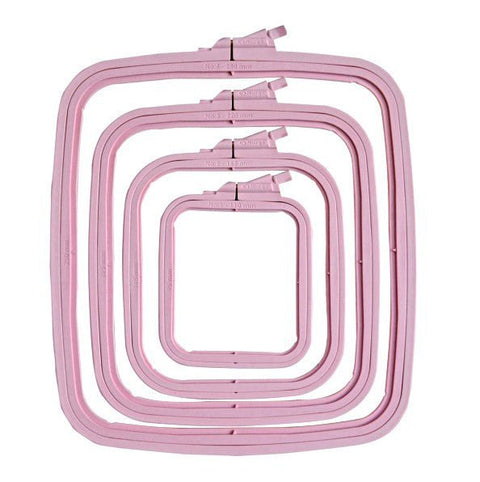 Nurge rožinis stačiakampis plastikinis siuvinėjimo lankelis 14,5×16,5 cm - kaSiulai.lt