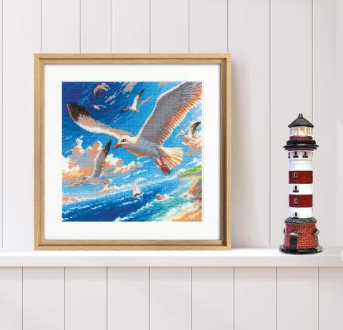 RIOLIS siuvinėjimo rinkinys "Sea Breeze" Nr. 2232 — 20×20 cm, 22 spalvos
