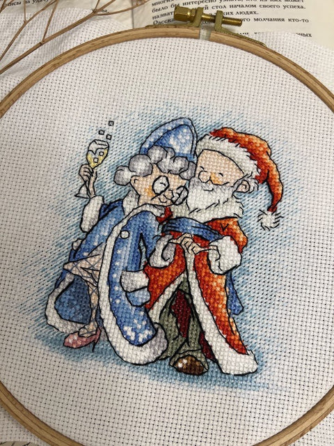 Siuvinėjimas kryželiu „Močiutė ir Kalėdų Senelis“, 13,5×13,5 cm - kaSiulai.lt