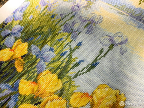 Siuvinėjimo komplektas kryželiu „Užkerėtas tvenkinys“ 28×34 cm - kaSiulai.lt