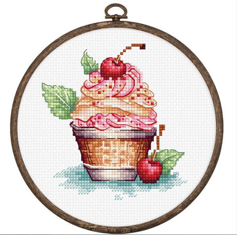 Siuvinėjimo kryželiu komplektas „Vyšnių ledai“, su lankeliu, 8×9 cm — pradedantiesiems - kaSiulai.lt