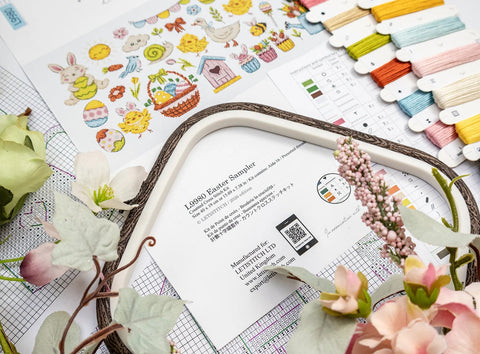 Velykinis kryželių siuvinėjimo rinkinys „Easter Sampler“ dekoratyviam paveikslui 40×19 cm