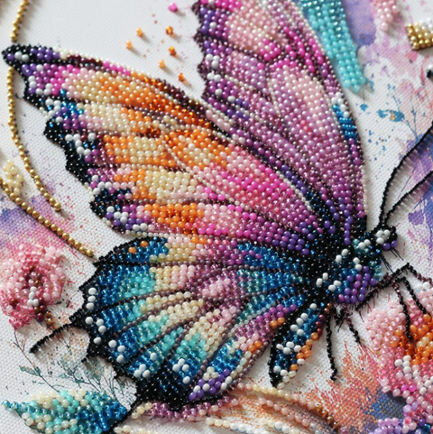Siuvinėjimo karoliukais rinkinys „Vaizduotės skrydis“ su drugeliu 20 x 30 cm