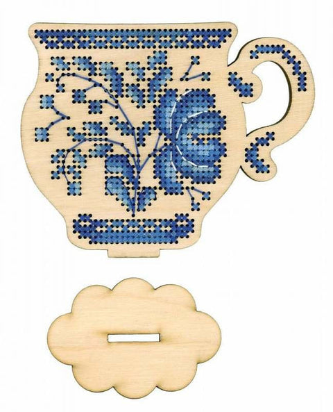 Perforuotos medienos kryželių siuvinėjimo rinkinys „Arbatos metas“, 11×9 cm – arbatos dekoras