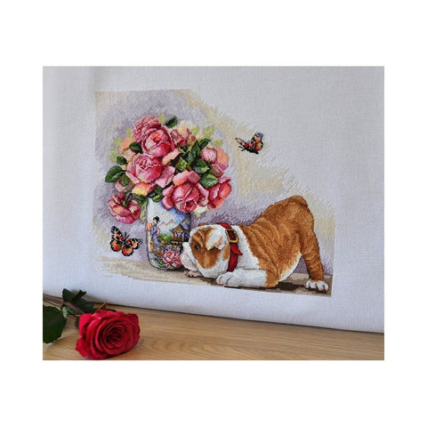 Siuvinėjimo rinkinys Merejka Bulldog & Butterflies SK94 30x23cm - kaSiulai.lt