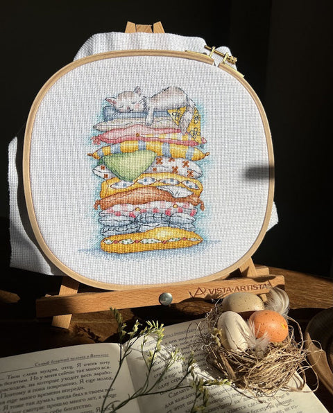 Kryželių siuvinėjimo rinkinys „Ilsintis katinas“ 13,5 × 16 cm