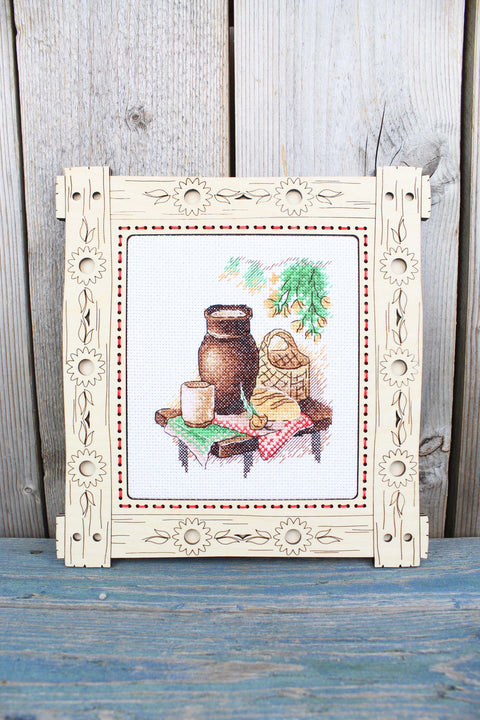 Siuvinėjimo kryželiu rinkinys „Paprasti pietūs“ 13×11 cm – kompaktiškas, pradedantiesiems ir pažengusiems