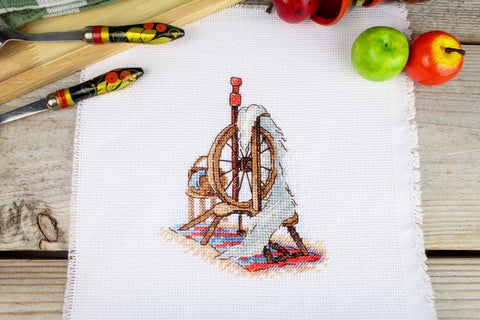 Klasikinis kryželių siuvinėjimo rinkinys „Verpimo ratelis“ 13×11 cm – pradedantiesiems