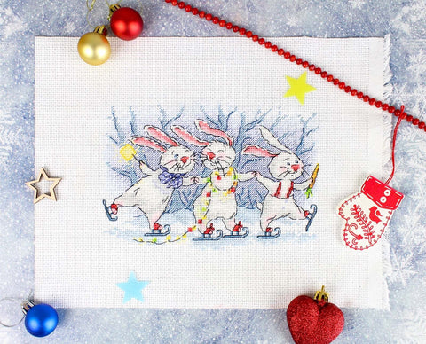 Siuvinėjimo kryželiu rinkinys „Šventinis ratelis“ 13×20 cm – šventinis motyvas dekorui