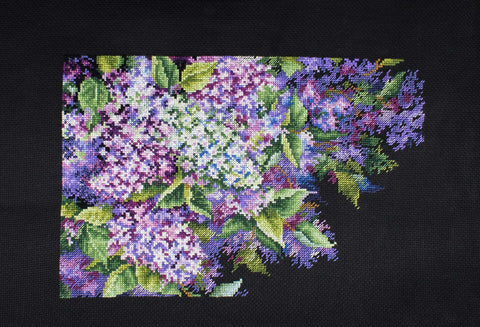 Kryželiu siuvinėjimo rinkinys „Kvapni alyva“, 18 × 27 cm – alyvų motyvas namų dekorui