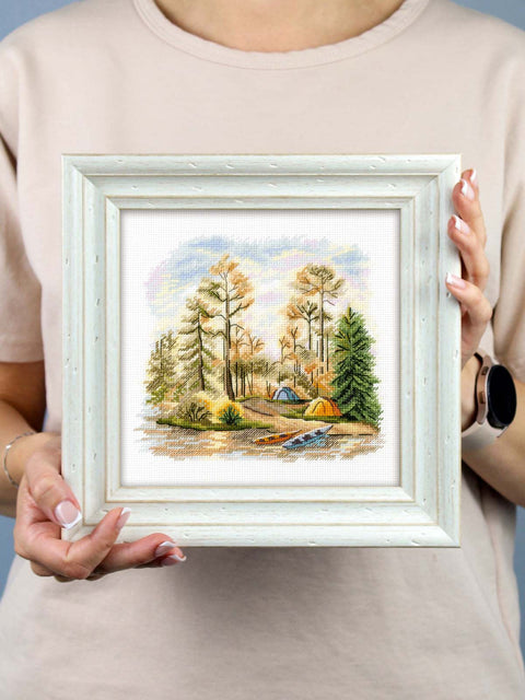 Siuvinėjimo kryželiu komplektas „Pušynas“ 15×16 cm, modelis SNV-954