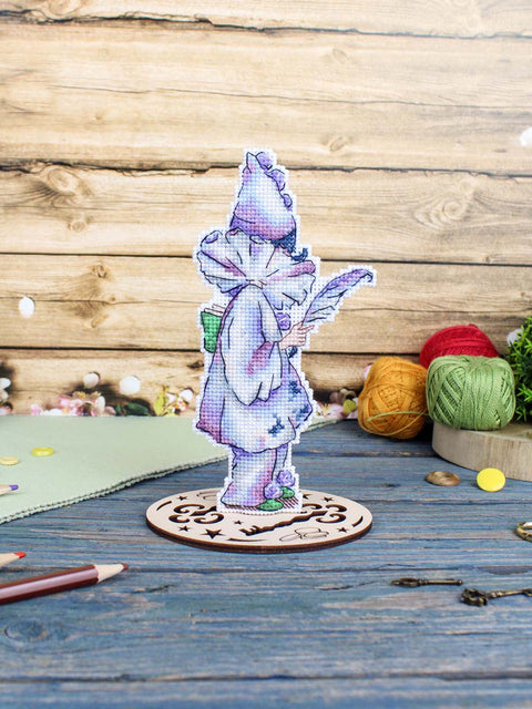 „Pierrot“ kryželių siuvinėjimo rinkinys 17×8 cm – žavingas mini vertikalus motyvas