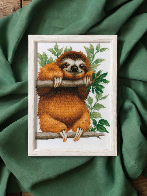 Tinginys — RIOLIS siuvinėjimo rinkinys Nr. 2213, 21×30 cm, 20 spalvų