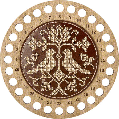 Siuvinėjimo rinkinys perforuotai dirbtinei odai – siūlų laikiklis 15×15 cm