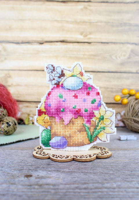 Velykinis keksiukas su glajumi — siuvinėjimo kryželiu komplektas, 10×9 cm - kaSiulai.lt
