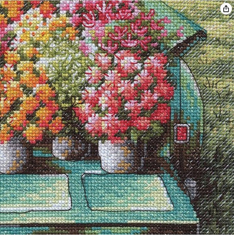 Žavingas kryželiu siuvinėjimo komplektas „Gėlės“ 22×30 cm - kaSiulai.lt