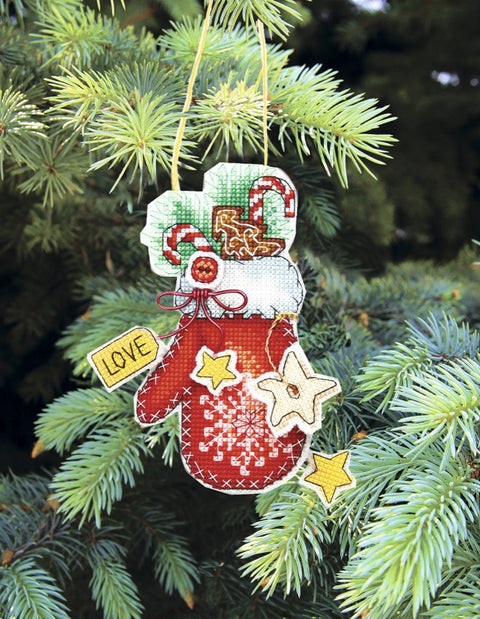 Kalėdinis kryželių rinkinys su plastikine kanva – eglutės žaisliukai (Charivna Mit)