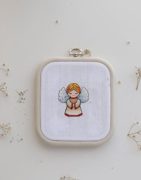 Kvadratinis lankstus siuvinėjimo rėmelis 12,5 x 14,5 cm, baltas