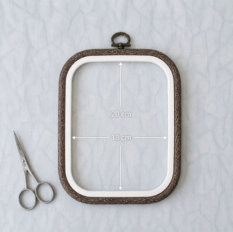 Lankstus kvadratinis siuvinėjimo lankelis Flexi Hoop 18 x 20 cm, rudas