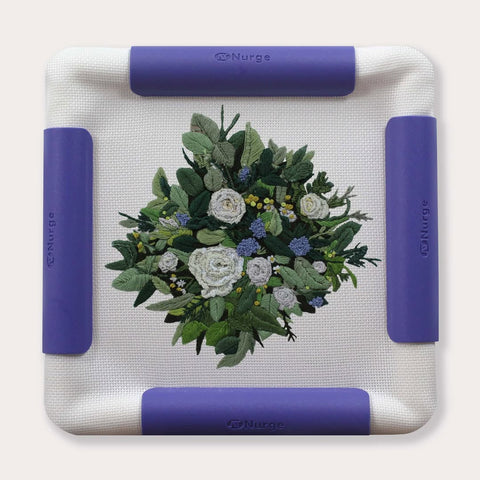 Alyvinis plastikinis spaustukinis siuvinėjimo ir mezgimo rėmelis 21 x 21 cm
